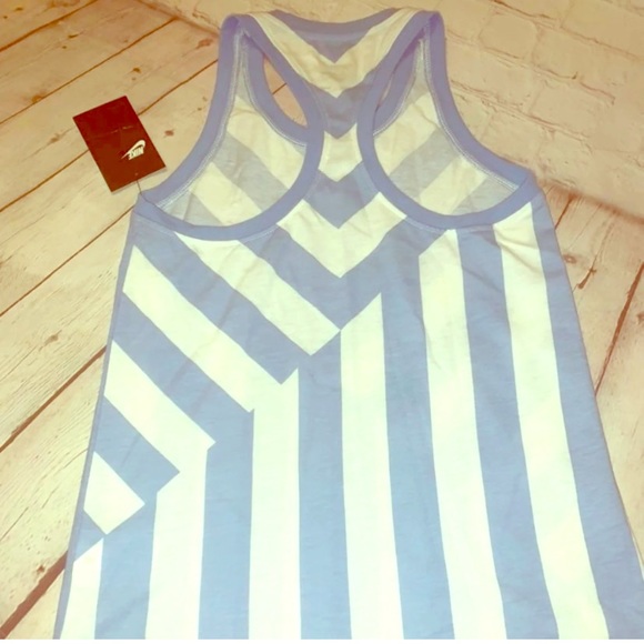 SOLD 💕Nike tank💕 - Picture 2 of 2